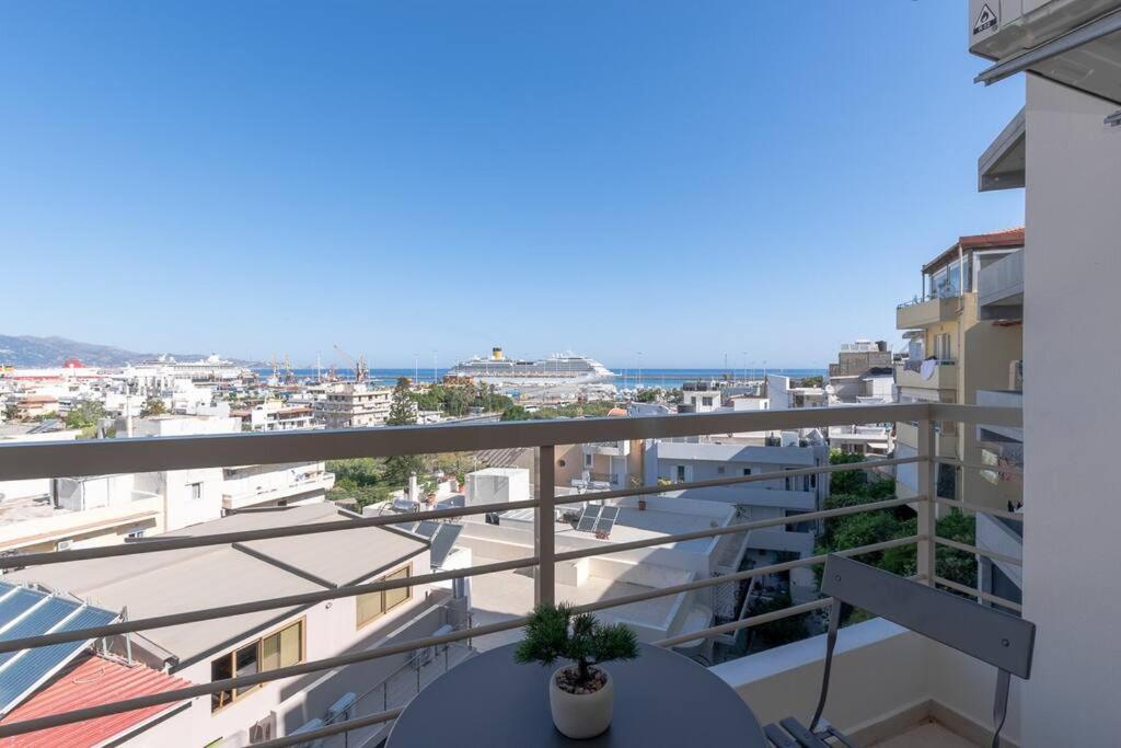 Nh Urban Living In Nea Alikarnassos Apartment Heraklion  Ngoại thất bức ảnh