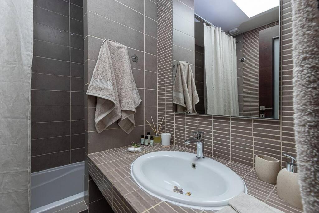 Nh Urban Living In Nea Alikarnassos Apartment Heraklion  Ngoại thất bức ảnh